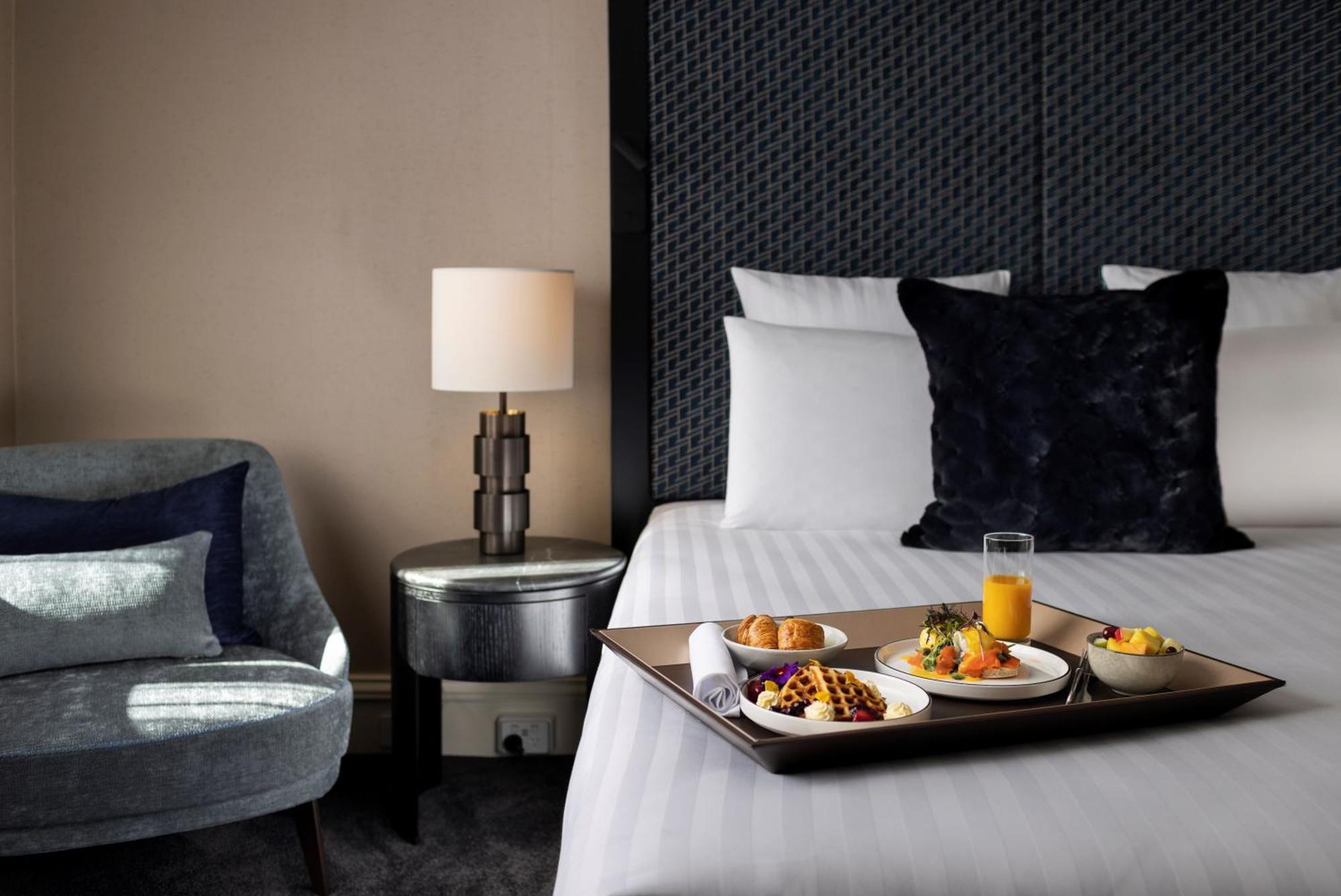 Pullman Auckland Hotel & Apartments Екстер'єр фото Room service